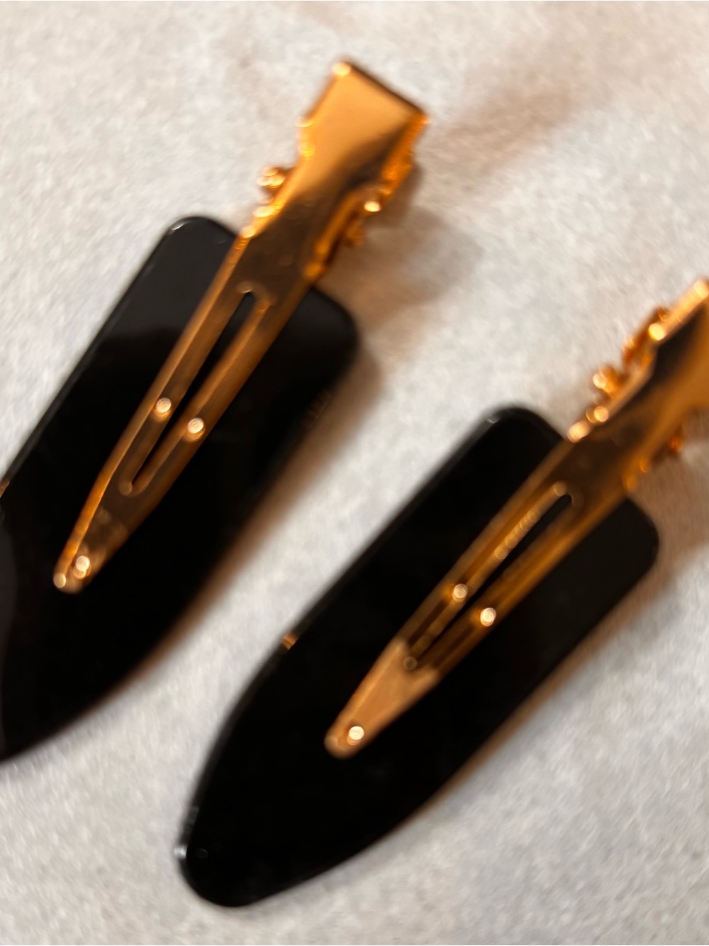 Black and Gold no dent Hair Clips - Picture 3 of 4